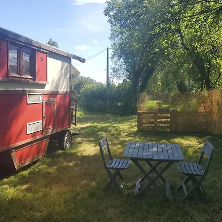 La Roulotte Du Buchet مكان تخييم La Foret-sur-Sevre